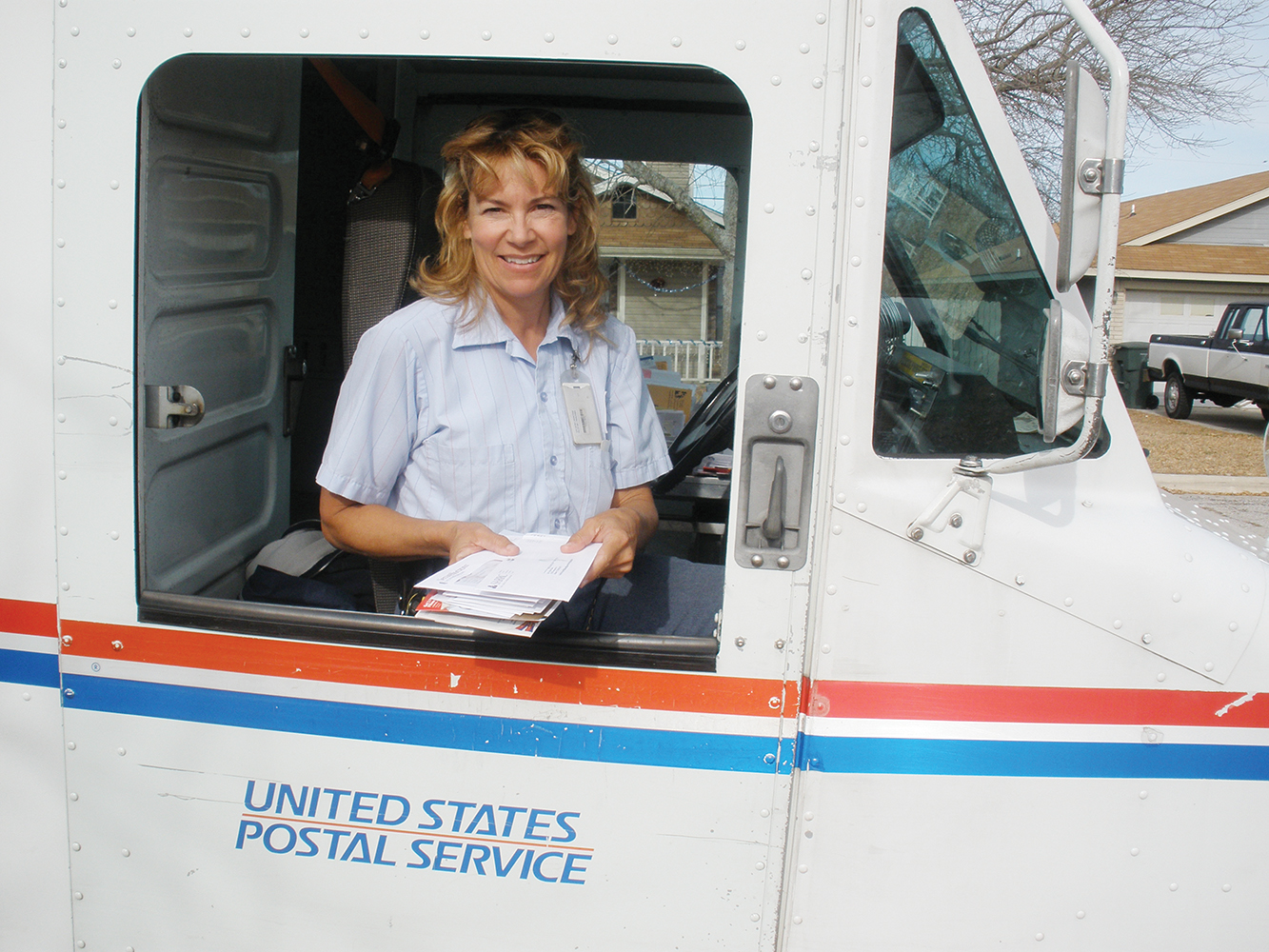 New bipartisan poll Americans value postal service, support direct